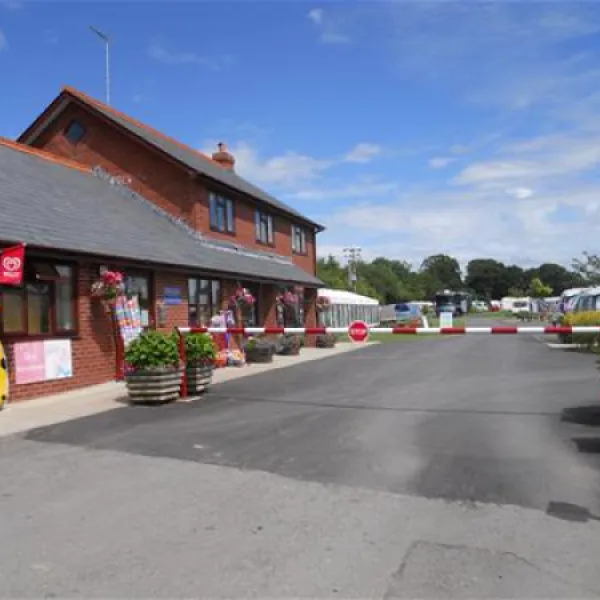 riverside-caravan-park-north-devon-du3ji