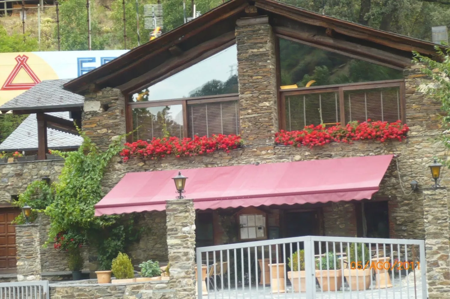 camping-frontera-la-farga-de-moles-axncy