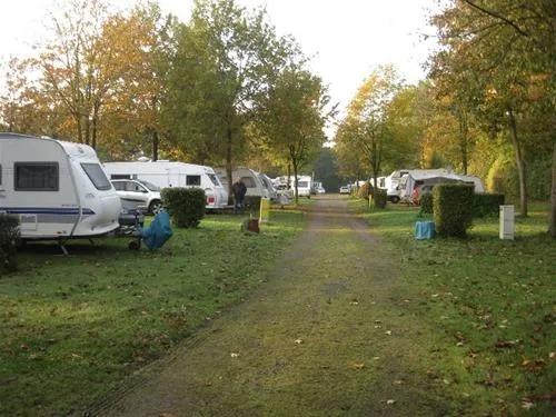 knaus-campingpark-hamburg-hamburgschnelsen-rerzb