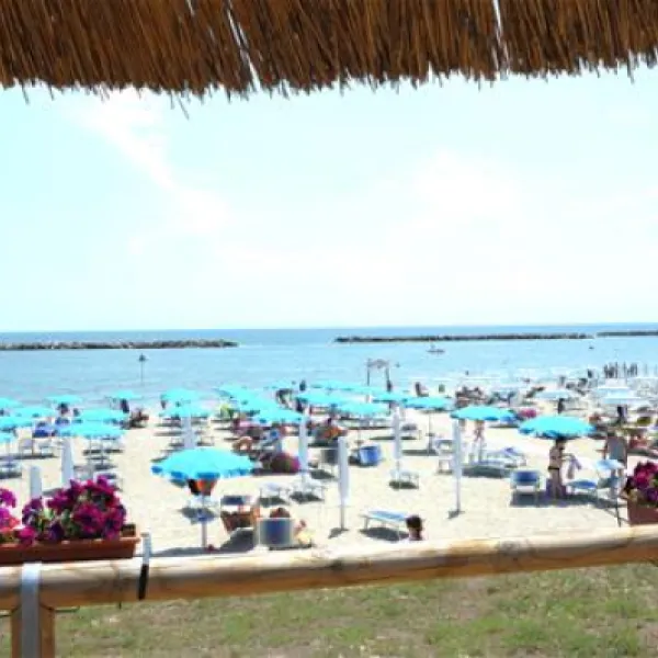 airone-bianco-residence-village-lido-delle-nazioni-wu5hq