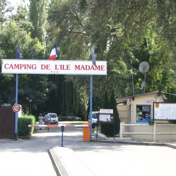 camping-ile-madame-jarnac-zs732
