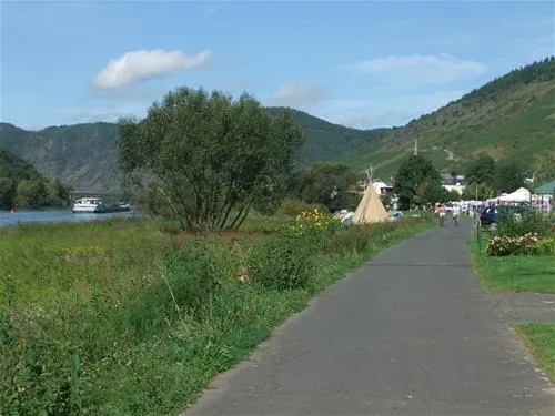 camping-zum-feuerberg-edigereller-tnzck