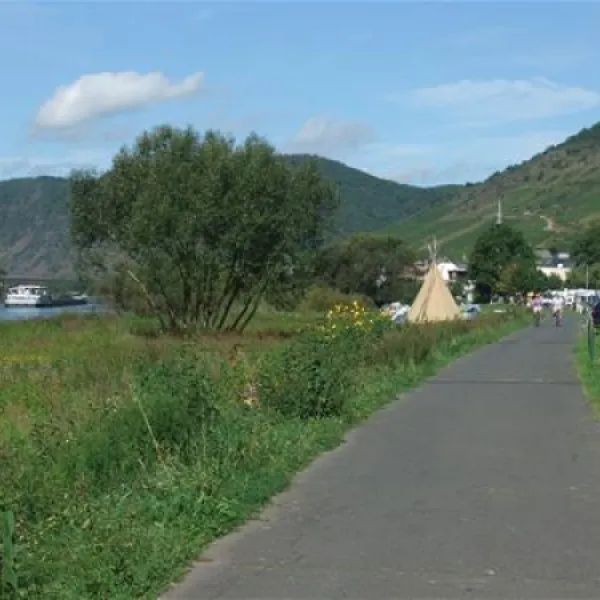 camping-zum-feuerberg-edigereller-tnzck