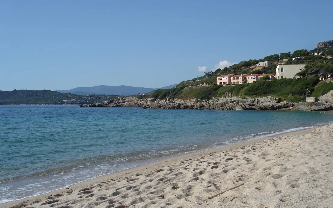 camping-a-marina-aregno-yciyu