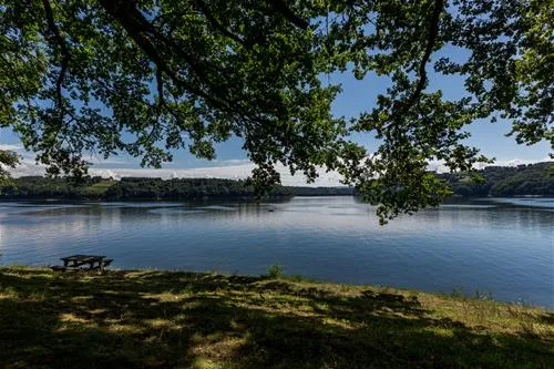 camping-les-aubazines-bort-les-orgues-acatl