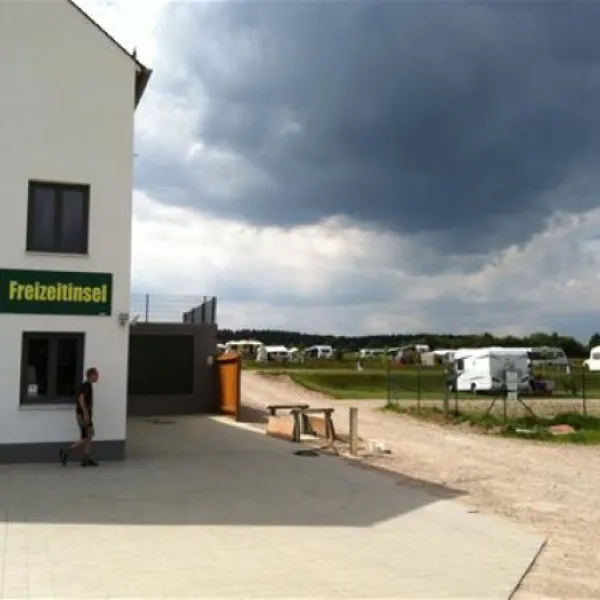 campingplatz-freizeitinsel-bad-abbach-bei-regensburg-ql2ft