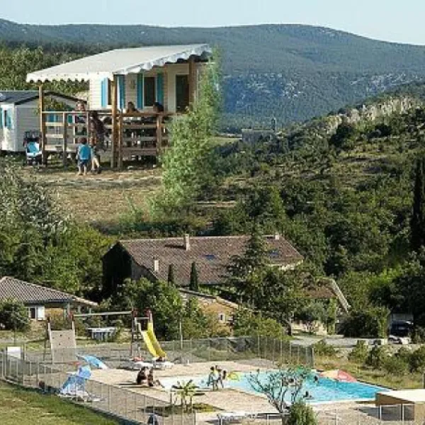 camping-domaine-de-chadeyron-ardche-iuf53