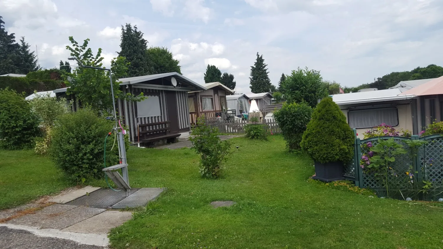 seelandcamp-meinisberg-w7cdy