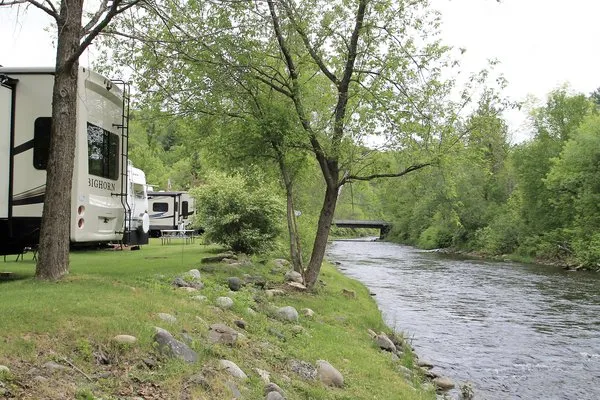 moose-river-campground-st-johnsbury-j0xwl