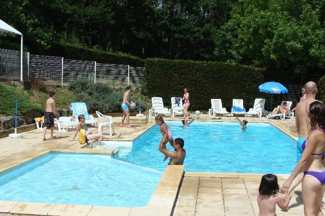 les-chalets-de-la-gazonne-sauveterre-de-rouergue-htsf8