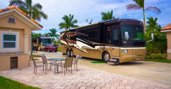 naples-motorcoach-resort-boat-club-naples-srjf0