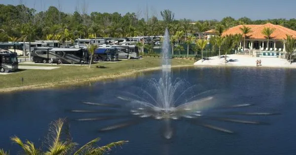 naples-motorcoach-resort-boat-club-naples-szbh3