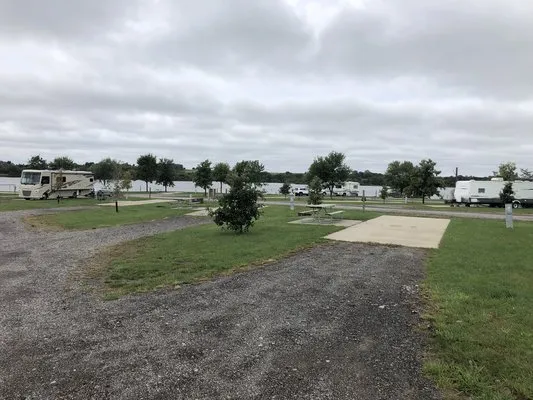 mozingo-lake-county-rv-park-maryville-1zres