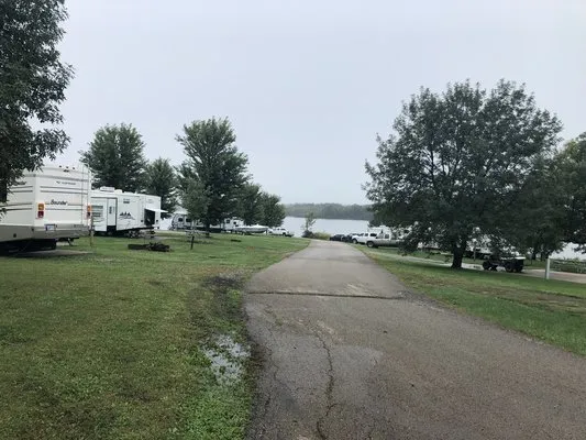 mozingo-lake-county-rv-park-maryville-lj7d4