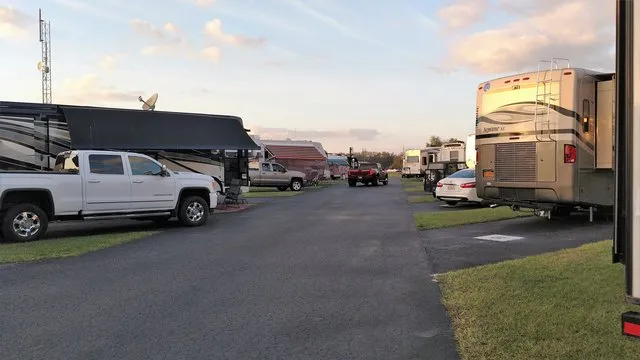 blueberry-hill-rv-resort-bushnell-fc1vx