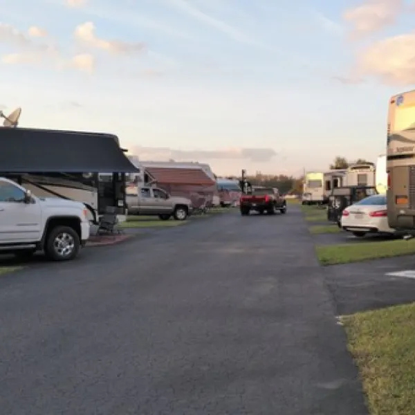blueberry-hill-rv-resort-bushnell-fc1vx