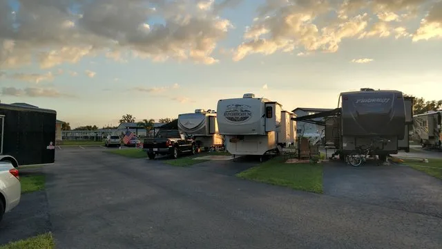 blueberry-hill-rv-resort-bushnell-uadf6