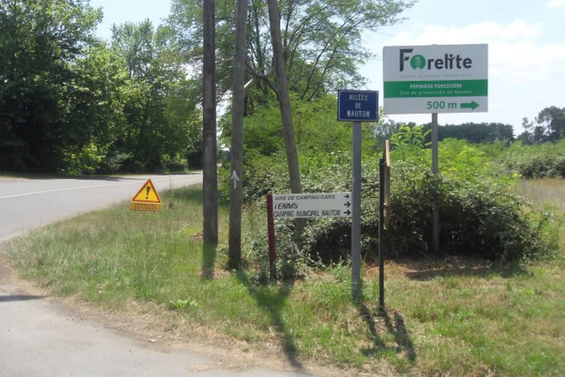 aire-de-camping-cars-de-nauton-roquefort-9vmkw