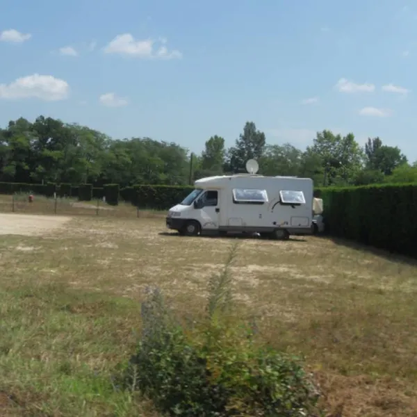 aire-de-camping-cars-de-nauton-roquefort-bxulo