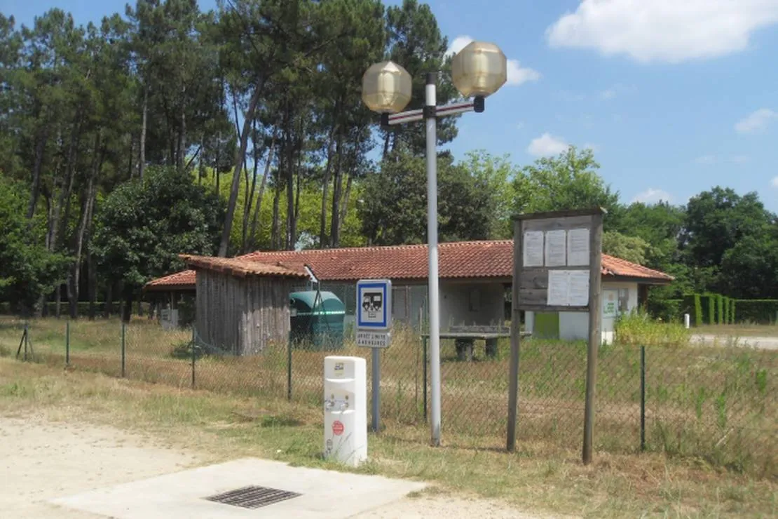 aire-de-camping-cars-de-nauton-roquefort-eubzi