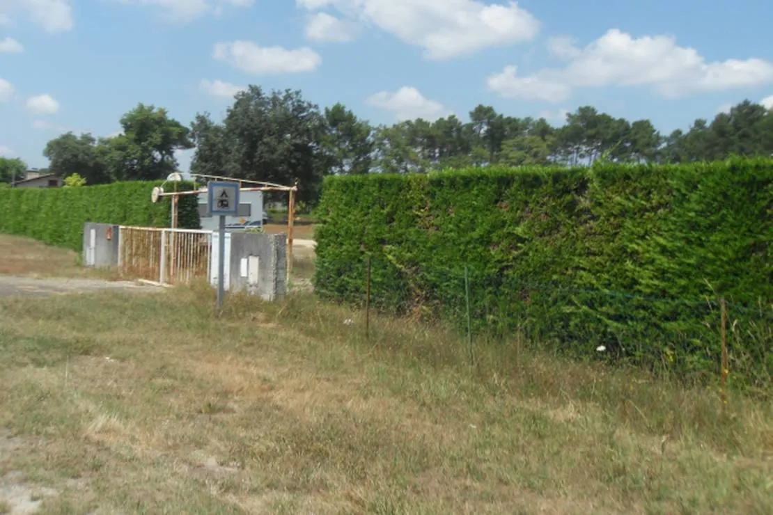 aire-de-camping-cars-de-nauton-roquefort-kekp6