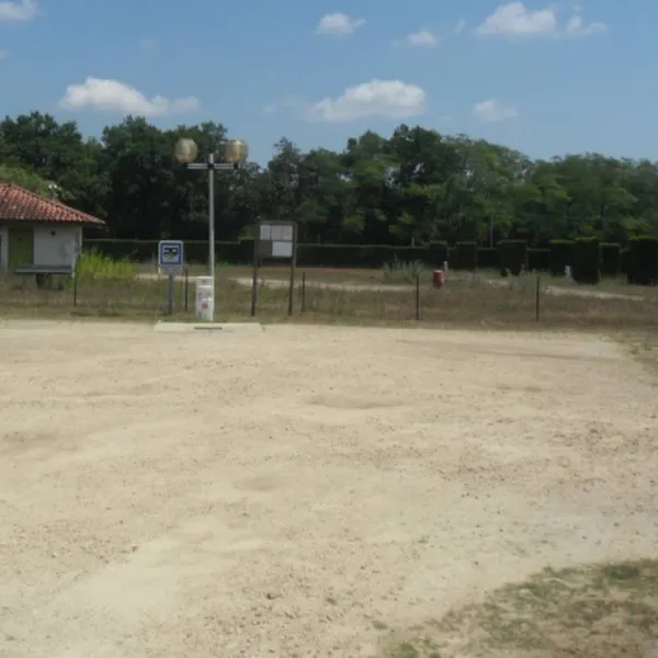 aire-de-camping-cars-de-nauton-roquefort-ozhna