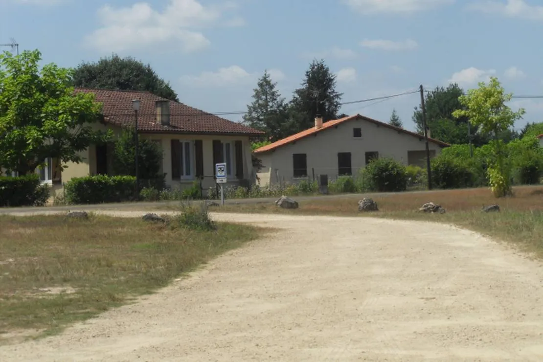aire-de-camping-cars-de-nauton-roquefort-qo85g
