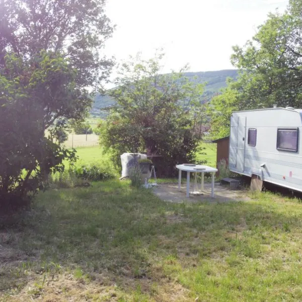 camping-rural-de-maniquet-joseph-chuyer-tgx9y