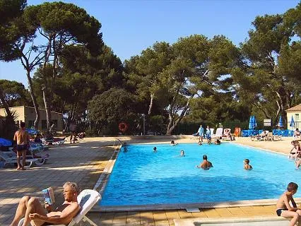 camping-flory-vaucluse-oqdpl