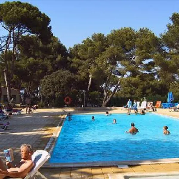 camping-flory-vaucluse-oqdpl