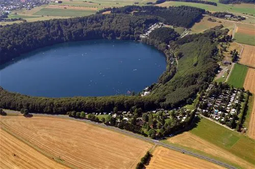 feriendorf-pulvermaar-gillenfeld-yqbv9