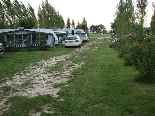 campeggio-piantelle-moniga-del-garda-tlupn
