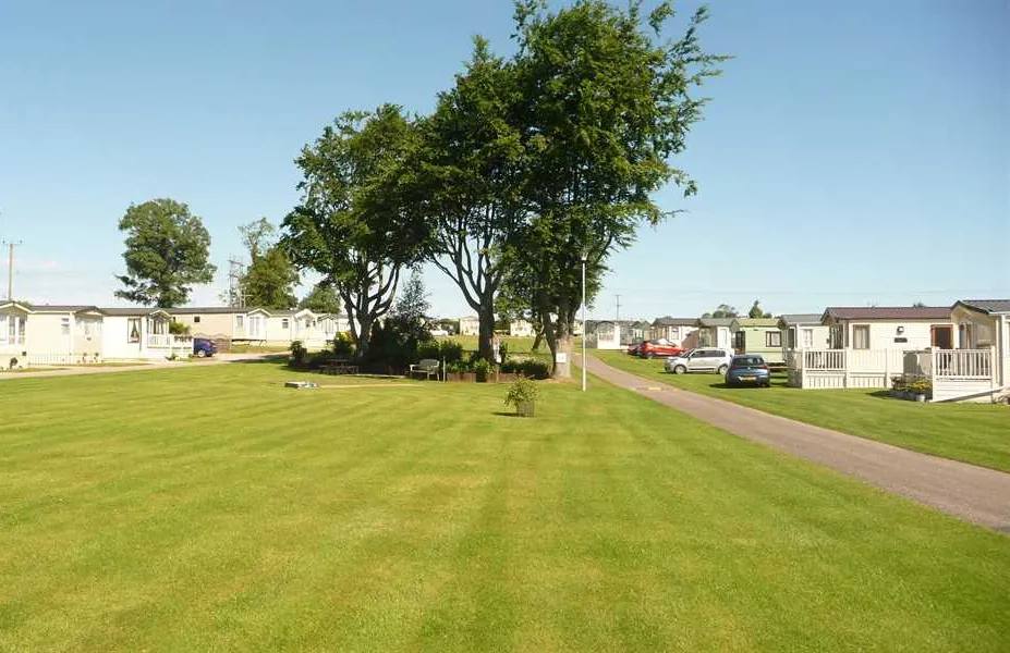 old-hall-holiday-park-york-ij89j