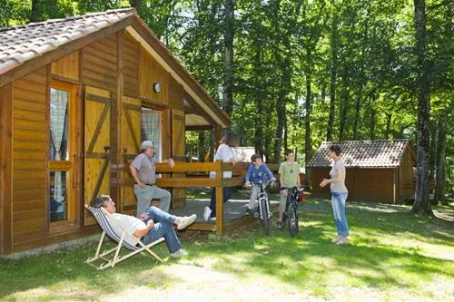 municipal-les-chalets-de-la-bessiere-lacrouzette-2ibd8