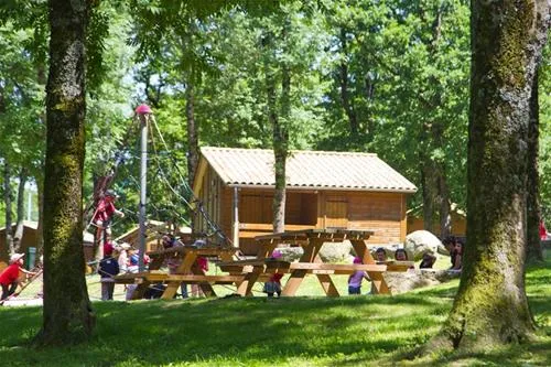 municipal-les-chalets-de-la-bessiere-lacrouzette-whebi