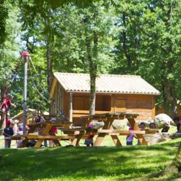 municipal-les-chalets-de-la-bessiere-lacrouzette-whebi