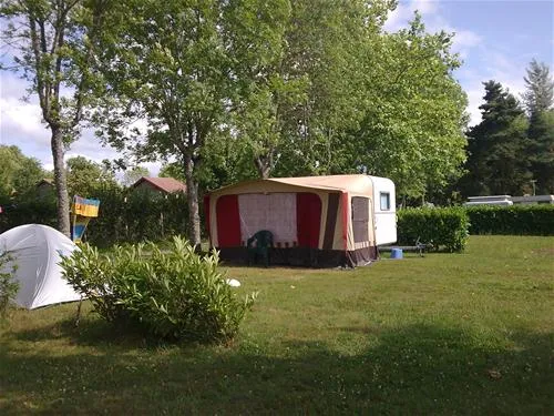 camping-municipal-de-comps-les-fades-les-ancizes-comps-dfz13