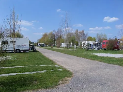 camping-freizeitpark-luxoase-kleinrhrsdorf-bei-dresden-1g2ao