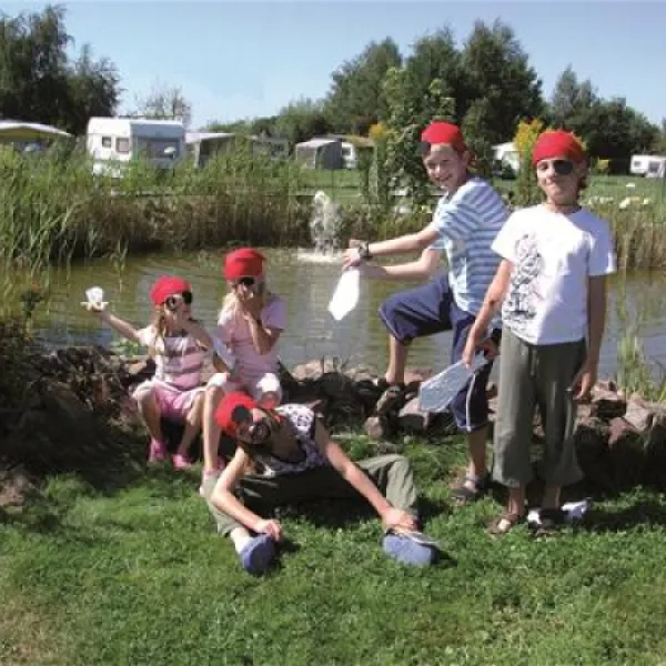 camping-freizeitpark-luxoase-kleinrhrsdorf-bei-dresden-9ente