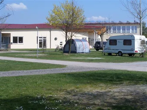 camping-freizeitpark-luxoase-kleinrhrsdorf-bei-dresden-fndcw