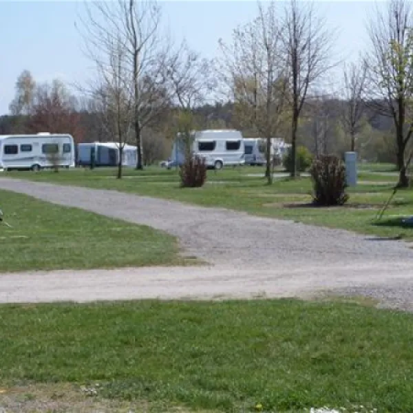 camping-freizeitpark-luxoase-kleinrhrsdorf-bei-dresden-levat