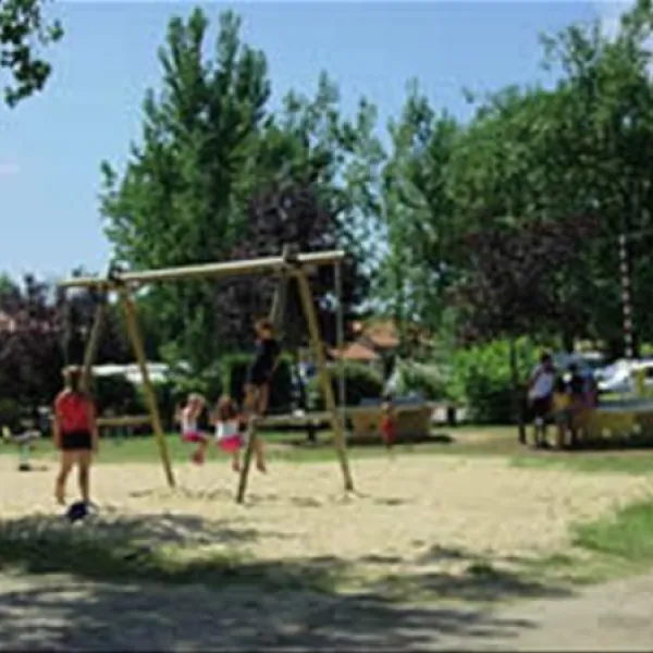 village-center-eurolac-aureilhan-dctqb