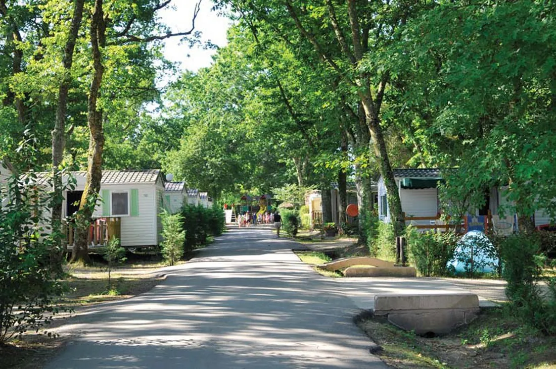 village-center-eurolac-aureilhan-wnd6s