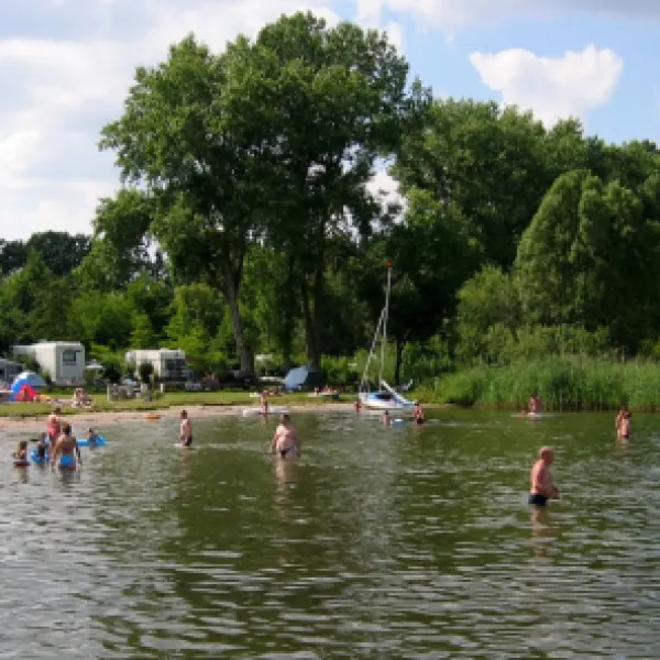 campingpark-zuruf-plau-am-see-pltzenhhe-vyqst