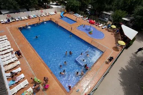 camping-caballo-de-mar-pineda-de-mar-c6htn