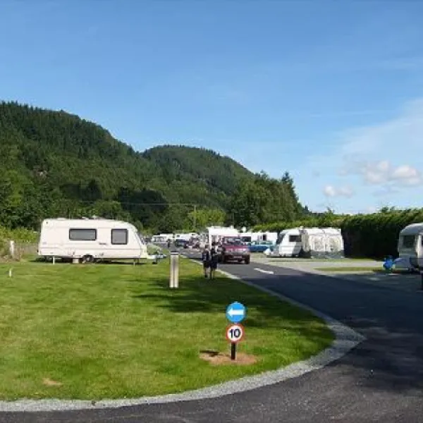 riverside-caravan-camping-park-betwsycoed-jybrx