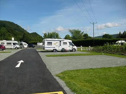 riverside-caravan-camping-park-betwsycoed-q02pg