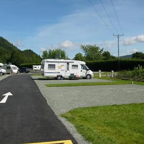 riverside-caravan-camping-park-betwsycoed-q02pg