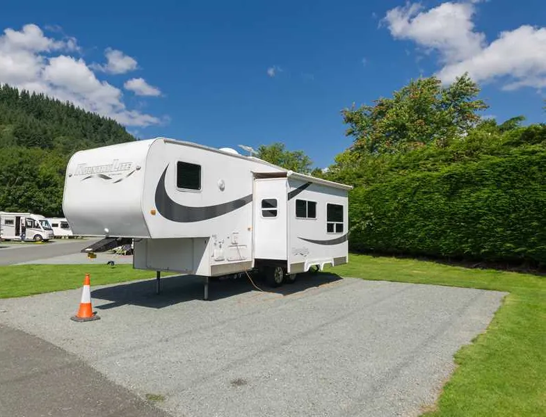 riverside-caravan-camping-park-betwsycoed-vxyvw