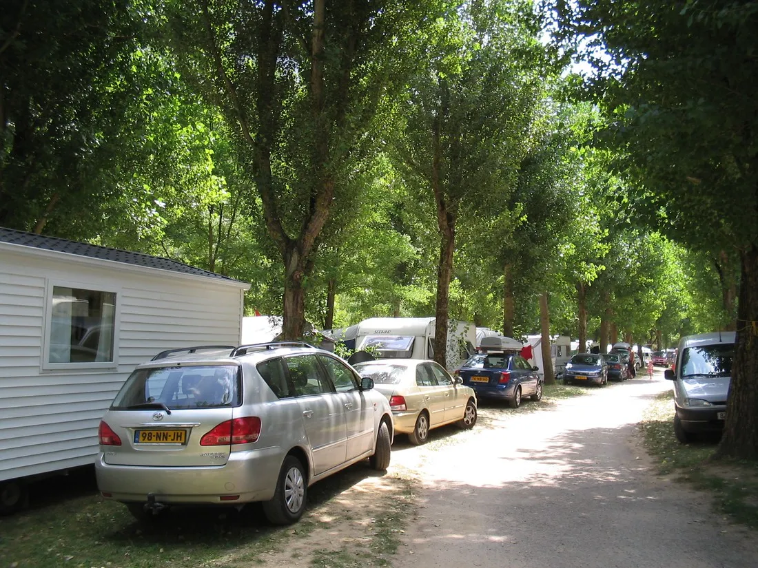 flower-camping-le-peyrelade-rivire-sur-tarn-bqbe9